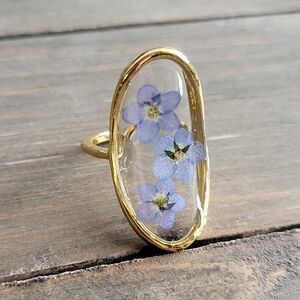 SIZE 8 Forget Me Not Flower Resin Ring- Gold Ring- Blue Flower Rings
